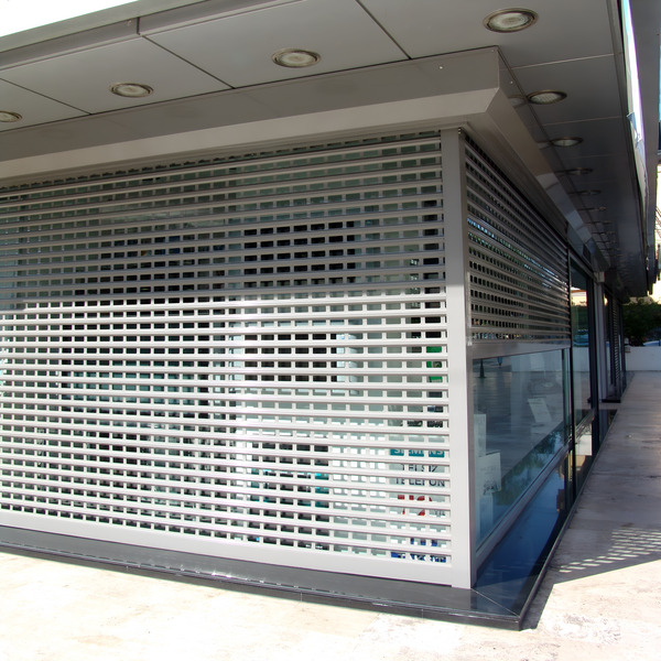 SHUTTER